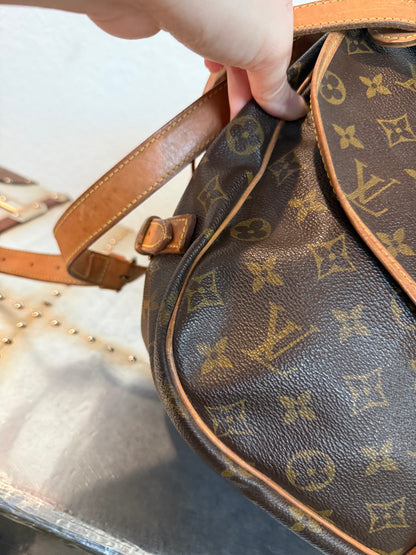 Pre-owned Authentic Louis Vuitton Monogram Saumur 35 Crossbody Bag
