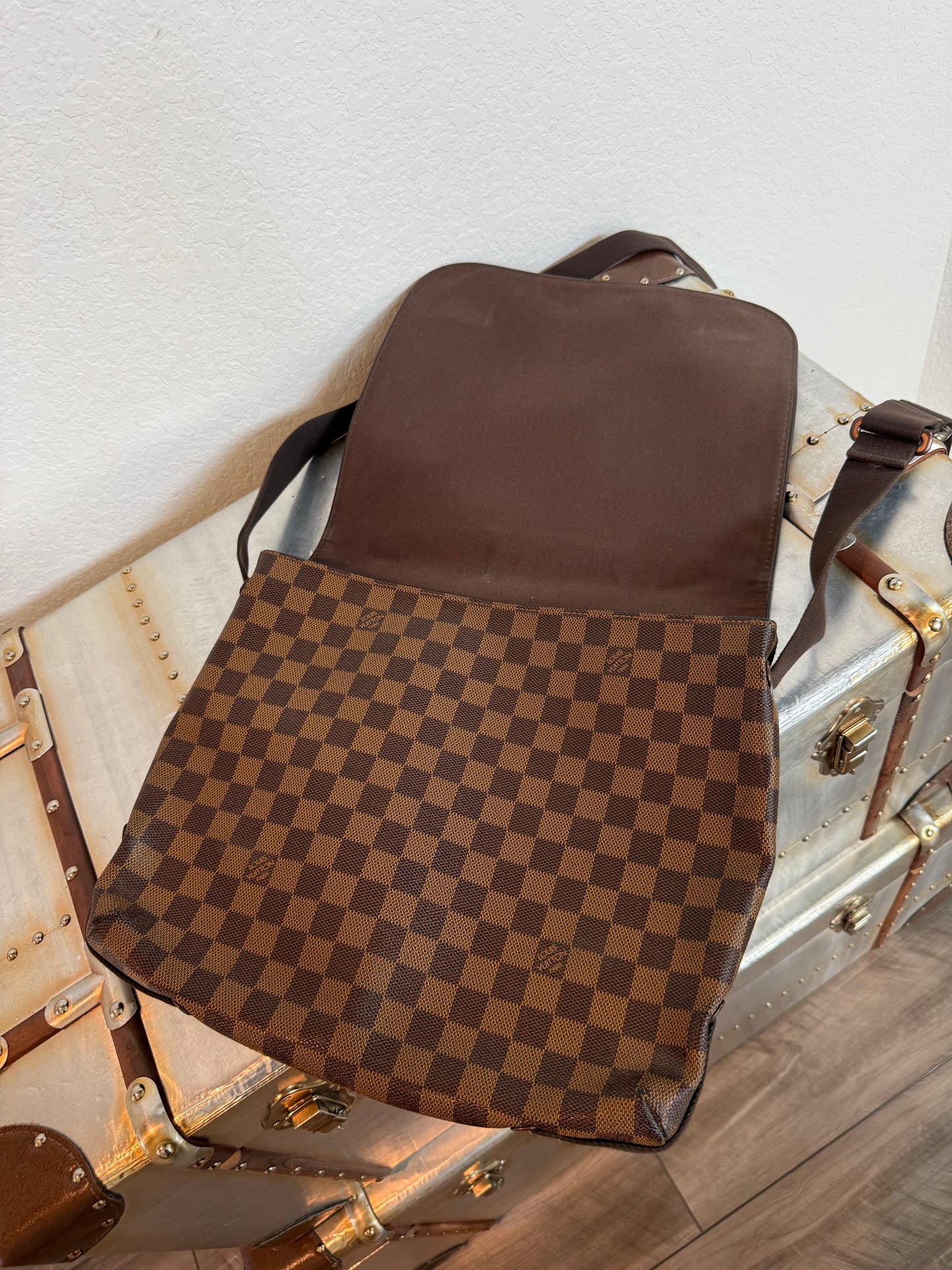 Pre-owned Authentic Brooklyn Mm Damier Ebene Crossbody Bag