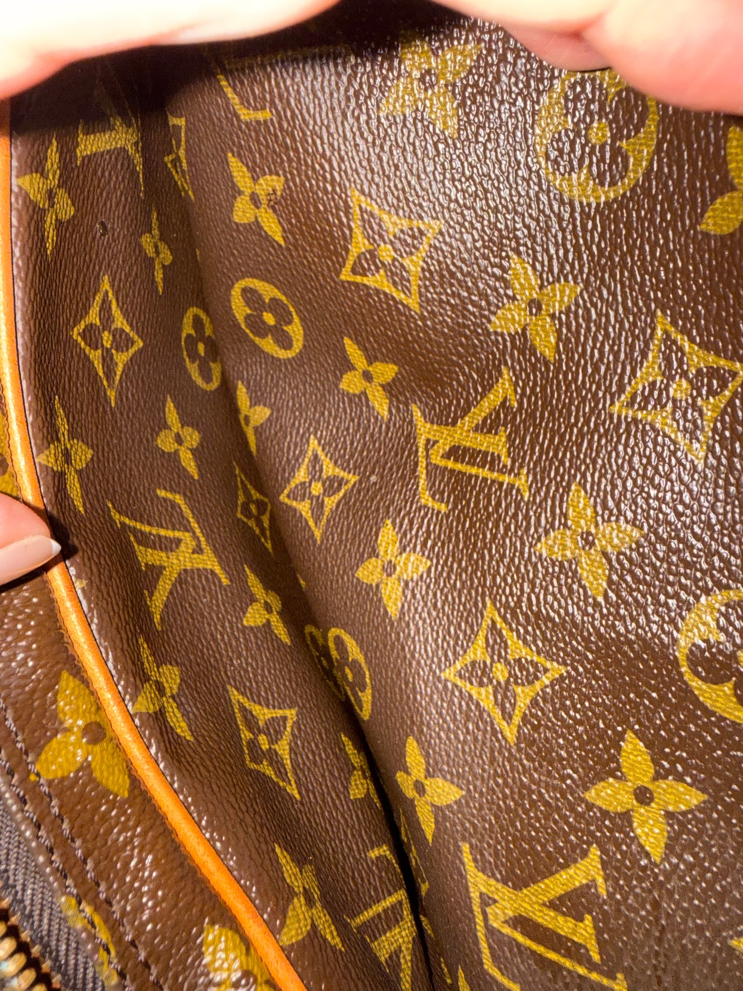 Pre-owned Louis Vuitton Saint Germain 24 Monogram Crossbody / Shoulder Bag