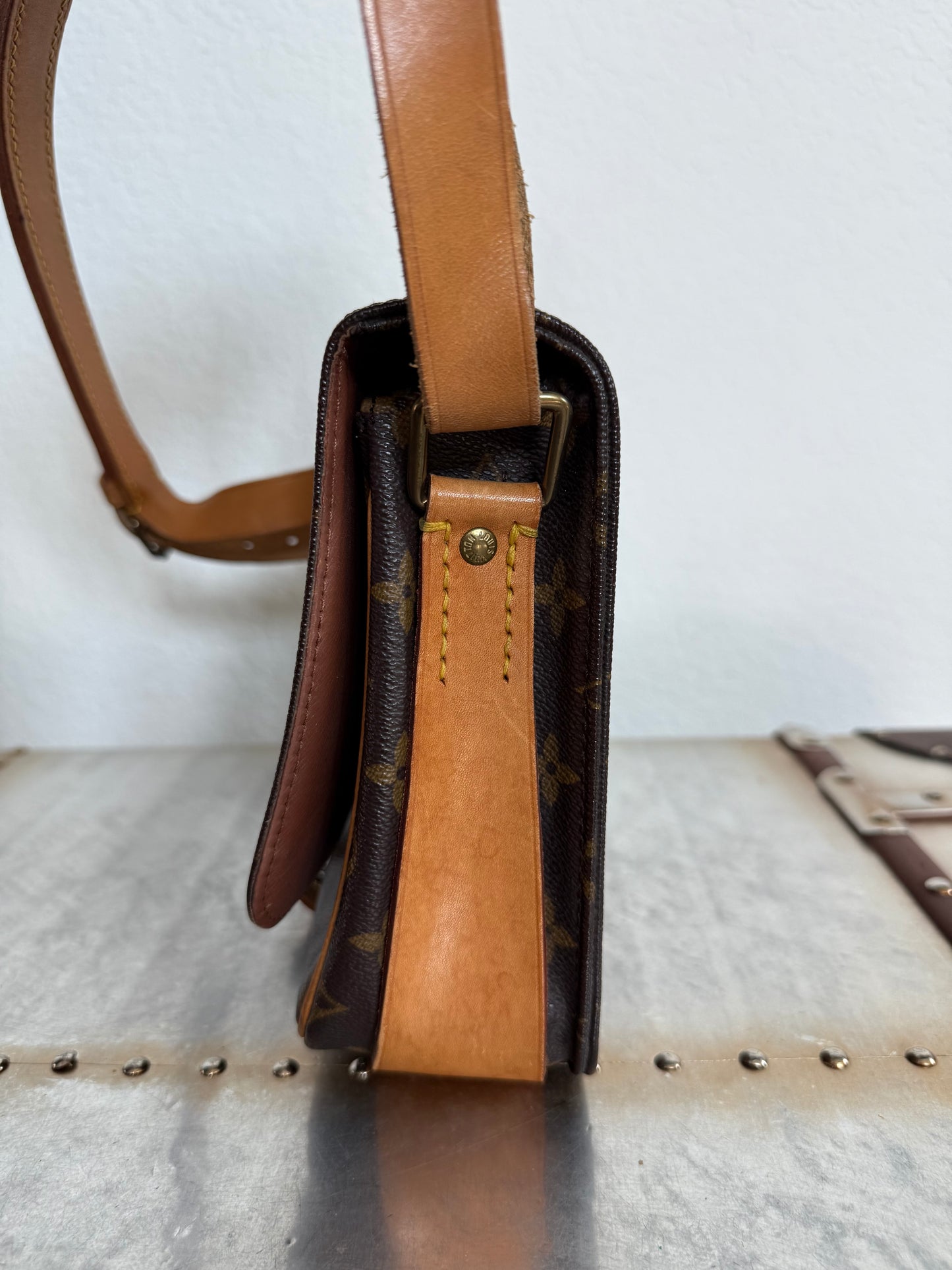 Pre-owned Louis Vuitton Cartouchiere MM Monogram Shoulder / Crossbody Bag