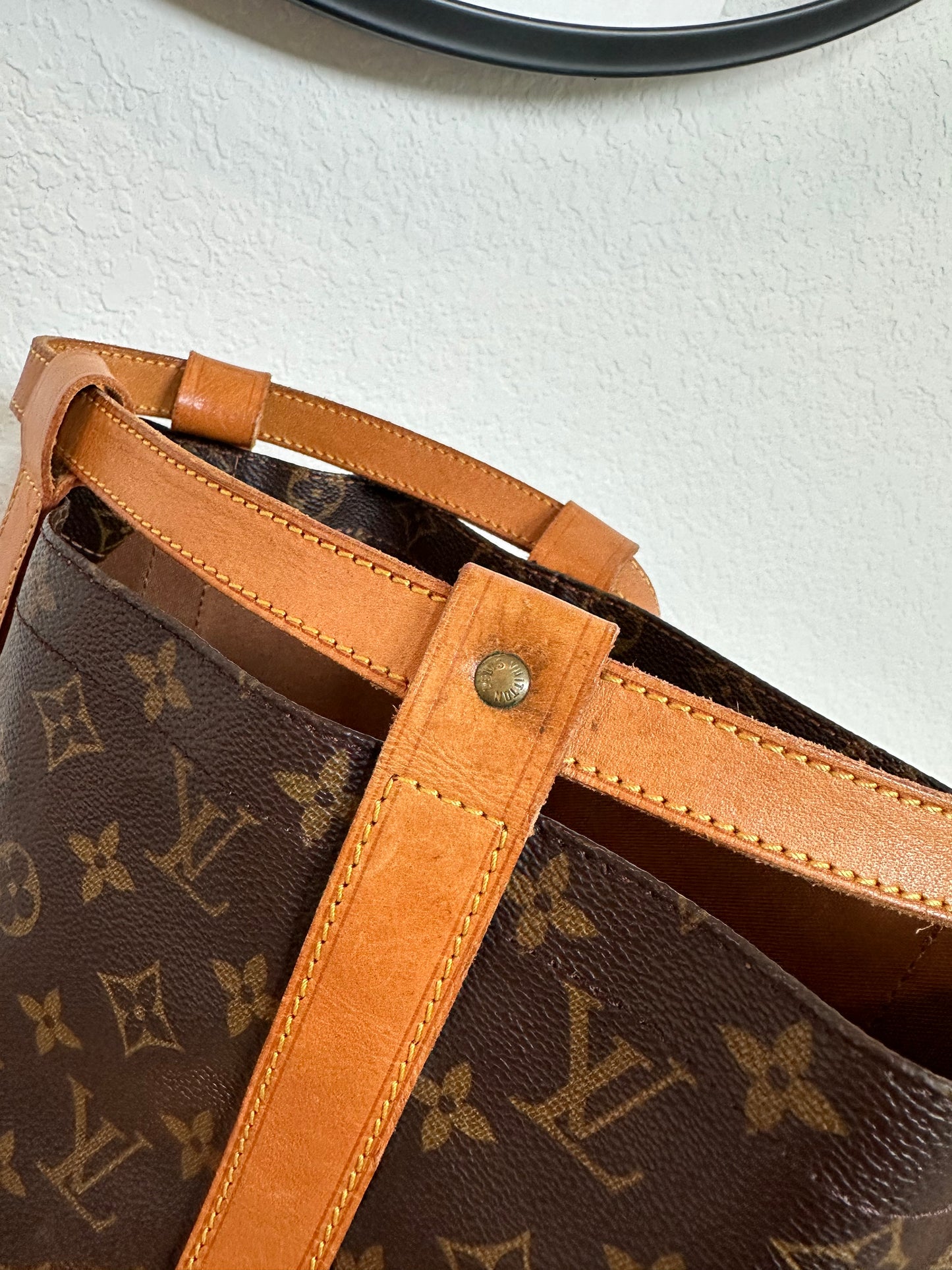 Pre-owned Authentic Louis Vuitton Randonnee GM Monogram Backpack