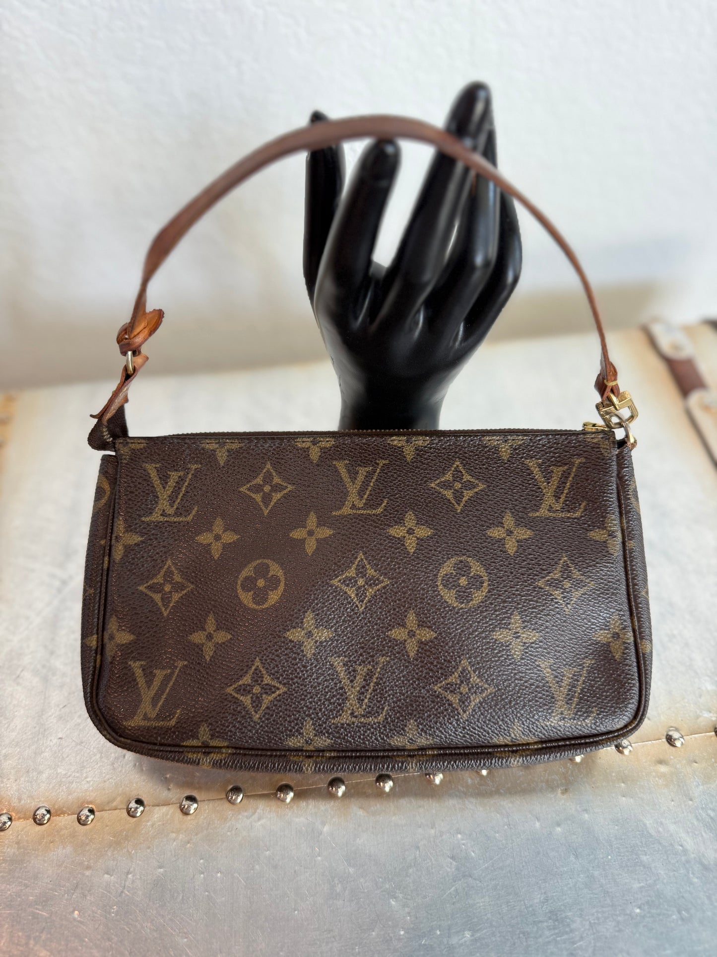 Pre-owned Authentic Louis Vuitton Pochette Accessoires Monogram Shoulder / Handbag