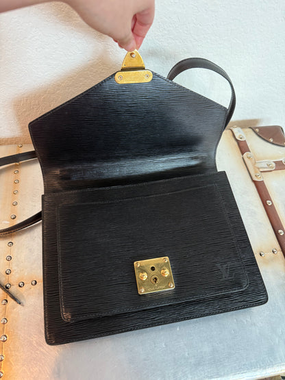 Pre-owned Authentic Louis Vuitton Monceau Epi Black Shoulder / Crossbody Bag