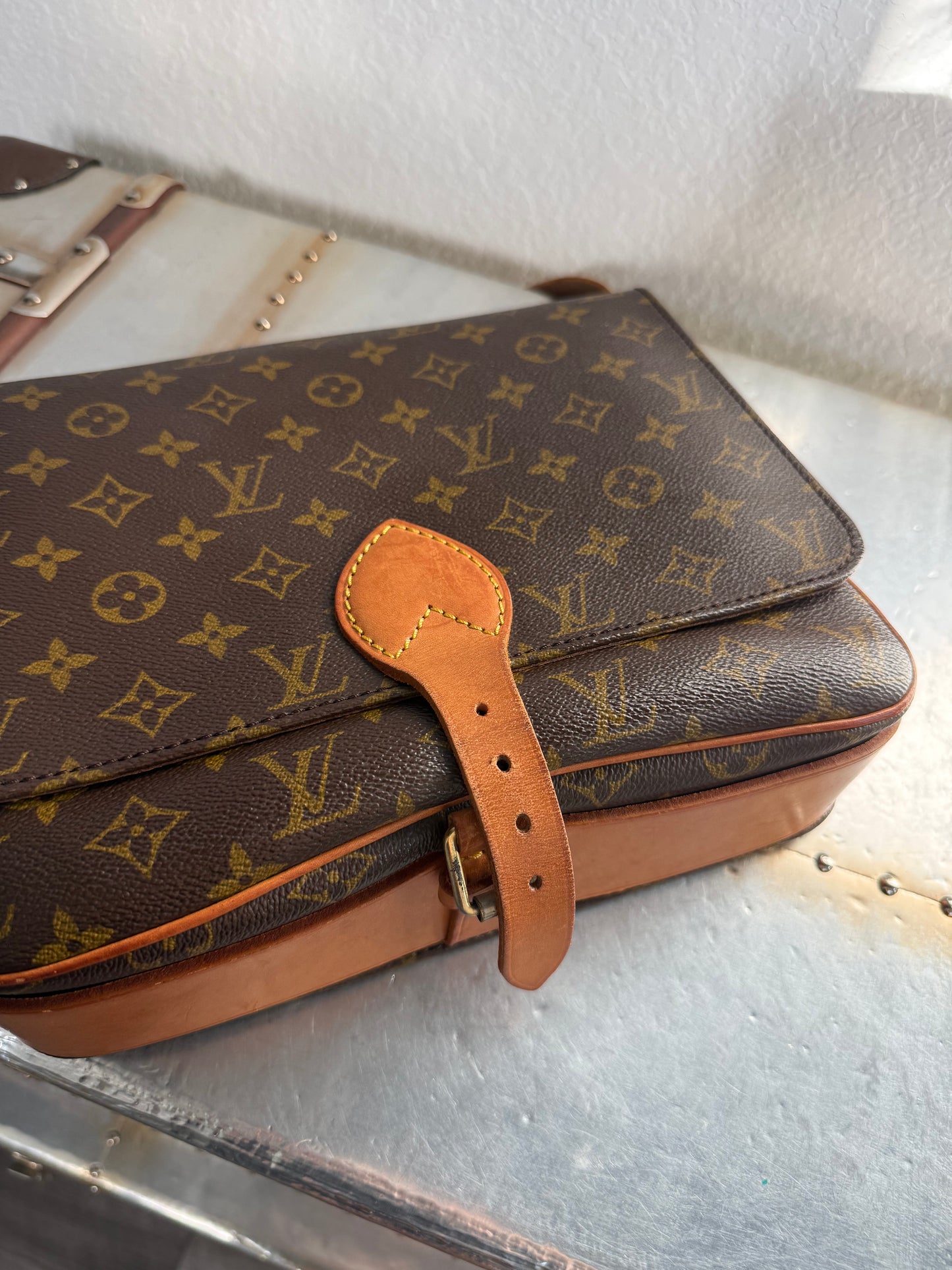 Pre-owned Louis Vuitton Cartouchiere GM Monogram Shoulder / Crossbody Bag