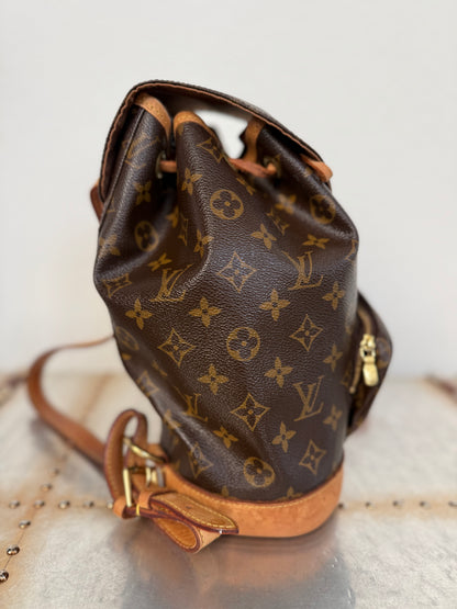 Pre-owned Authentic Louis Vuitton Montsouris MM Monogram Backpack