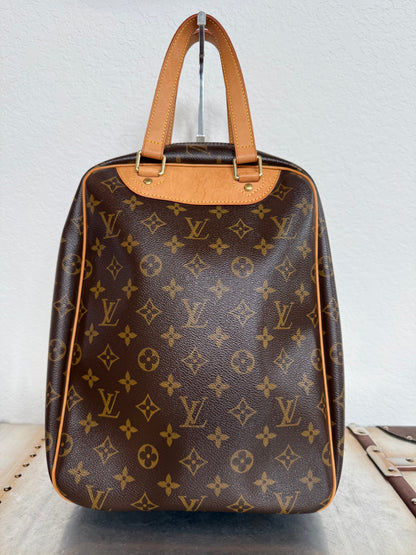 Pre-owned Authentic Louis Vuitton Excursion Monogram Handbag