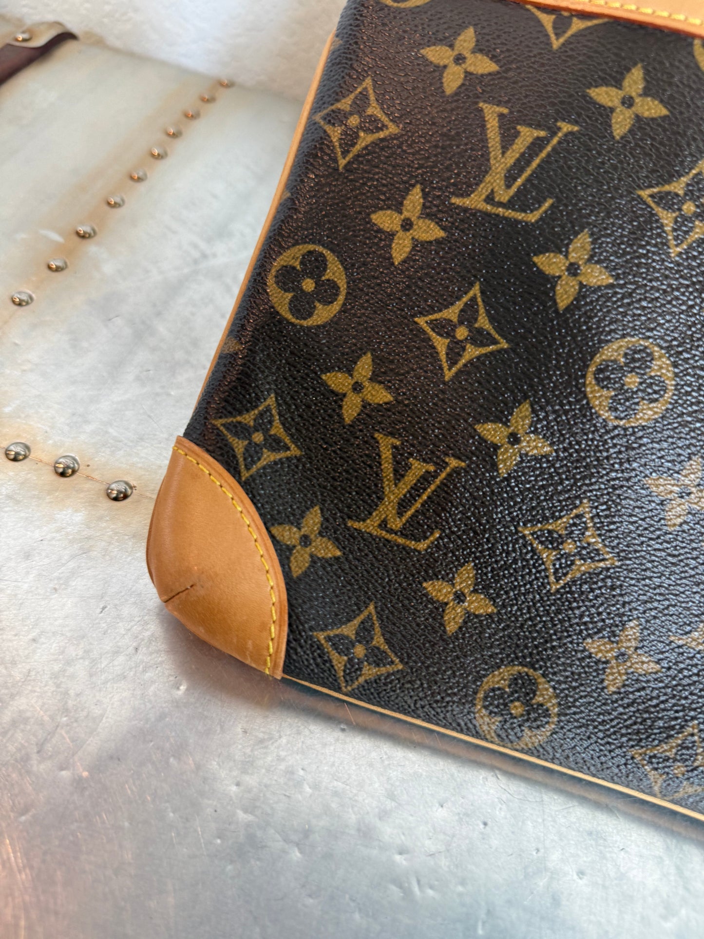 Pre-owned Authentic Louis Vuitton Sac Coussin GM Monogram Shoulder Bag