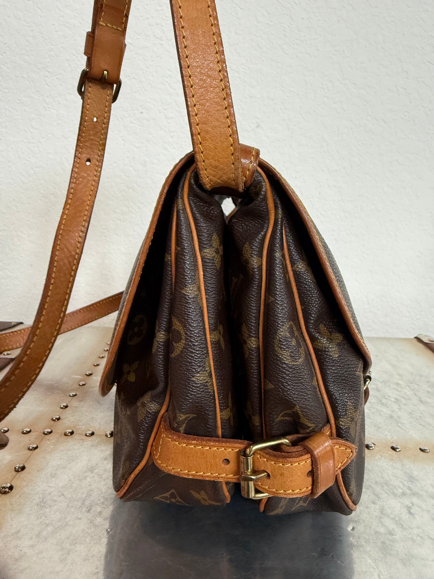 Pre-owned Authentic Louis Vuitton Saumur 30 Monogram Crossbody Bag