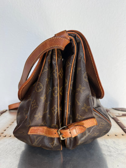 Pre-owned Authentic Louis Vuitton Monogram Saumur 35 Crossbody Bag