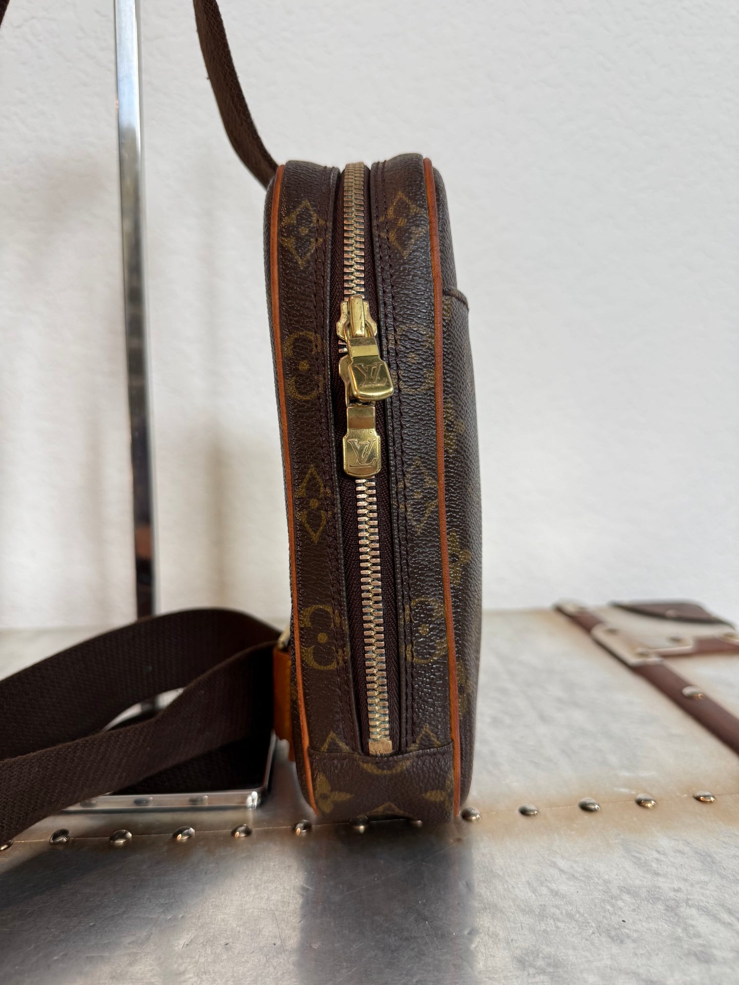Pre-owned Authentic Louis Vuitton Pochette Gange Monogram Bum Bag