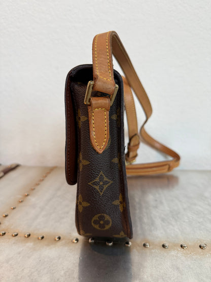 Pre-owned Authentic Louis Vuitton Saint Cloud MM Monogram Crossbody Bag