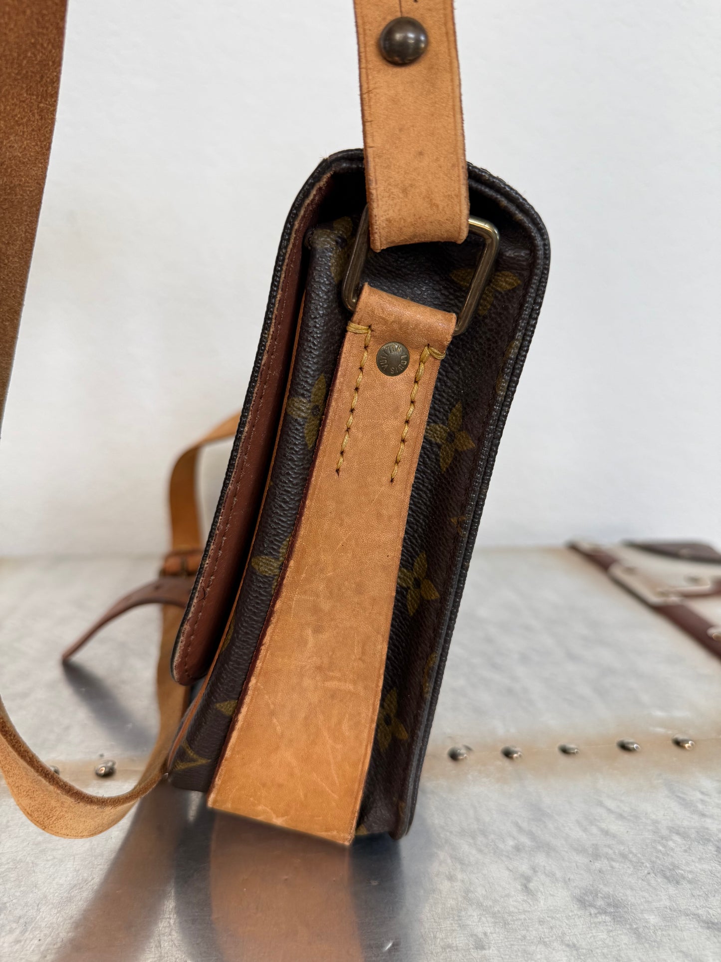 Pre-owned Louis Vuitton Cartouchiere MM Monogram Shoulder / Crossbody Bag