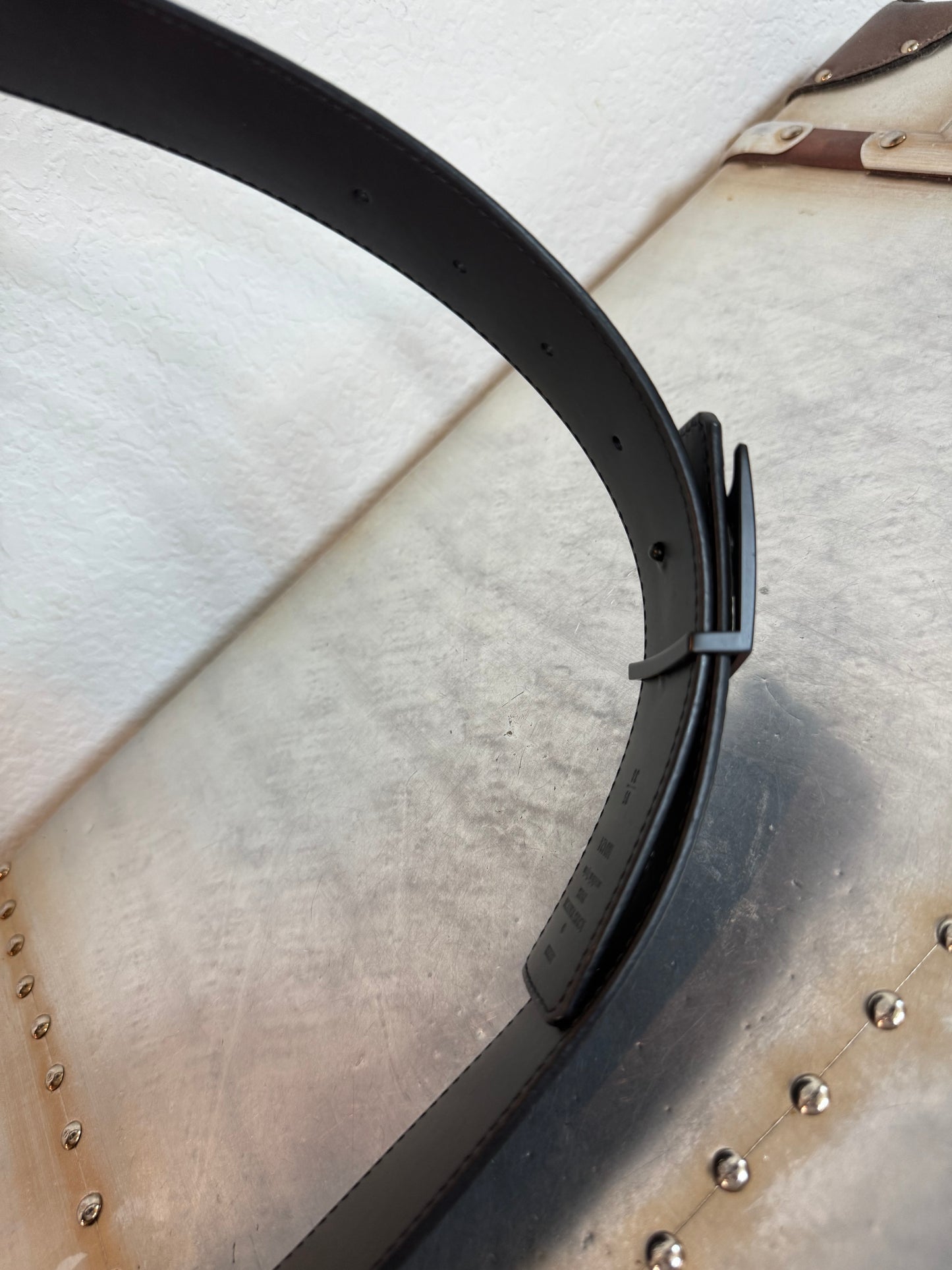 Pre-owned Authentic Louis Vuitton Aerogram 95CM Belt