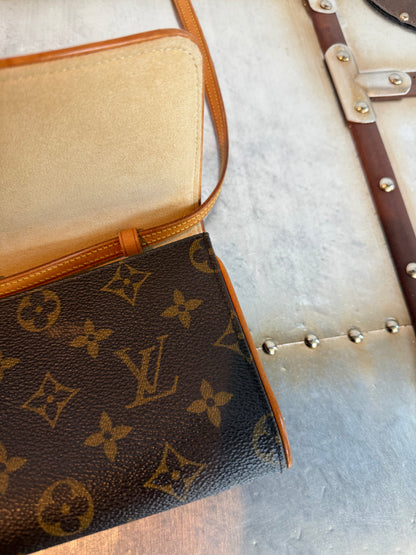 Pre-owned Authentic Louis Vuitton Pochette Twin GM Monogram Shoulder Bag