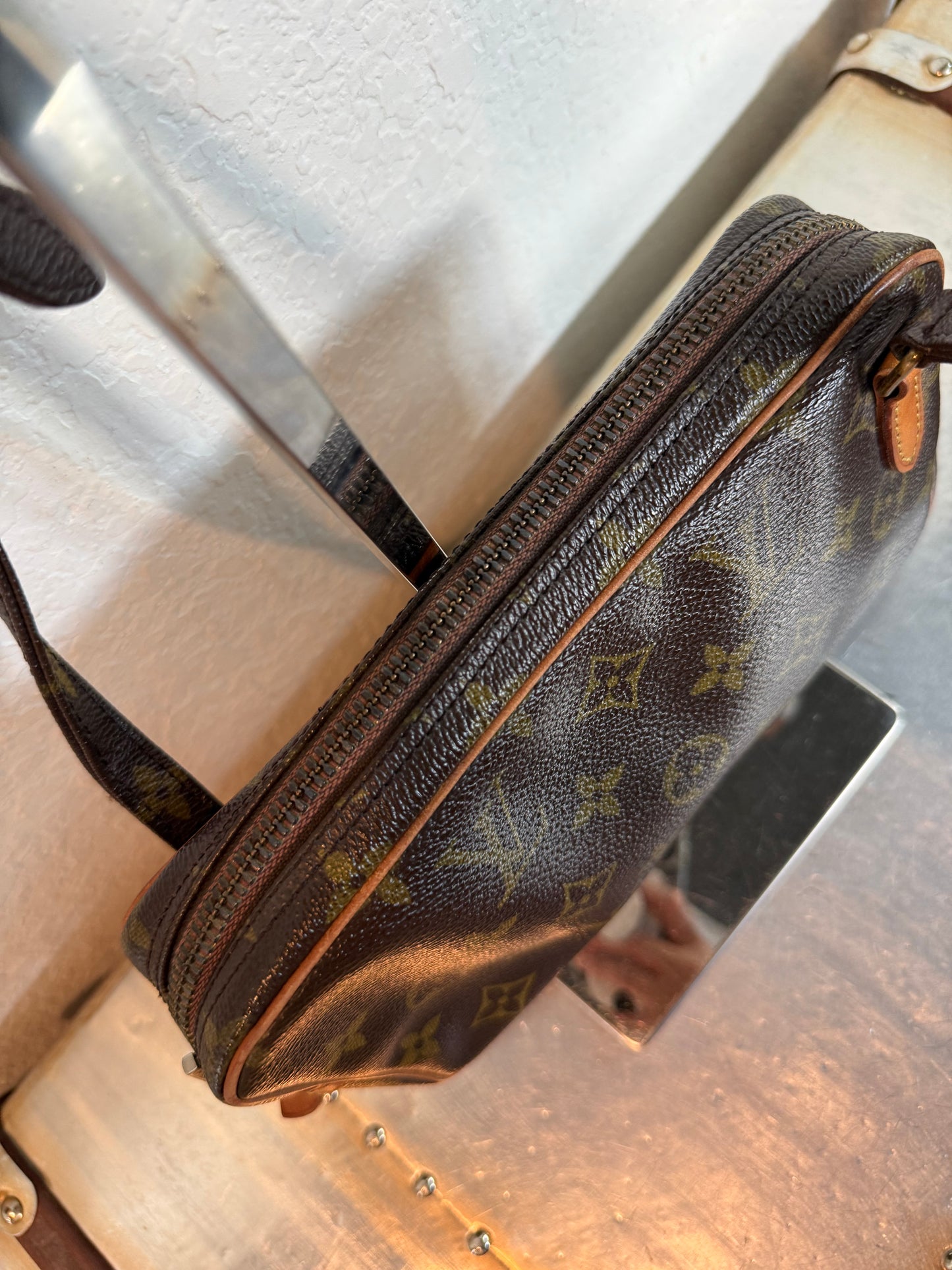 Pre-owned Authentic Louis Vuitton Marly Bandouliere Monogram Crossbody Bag