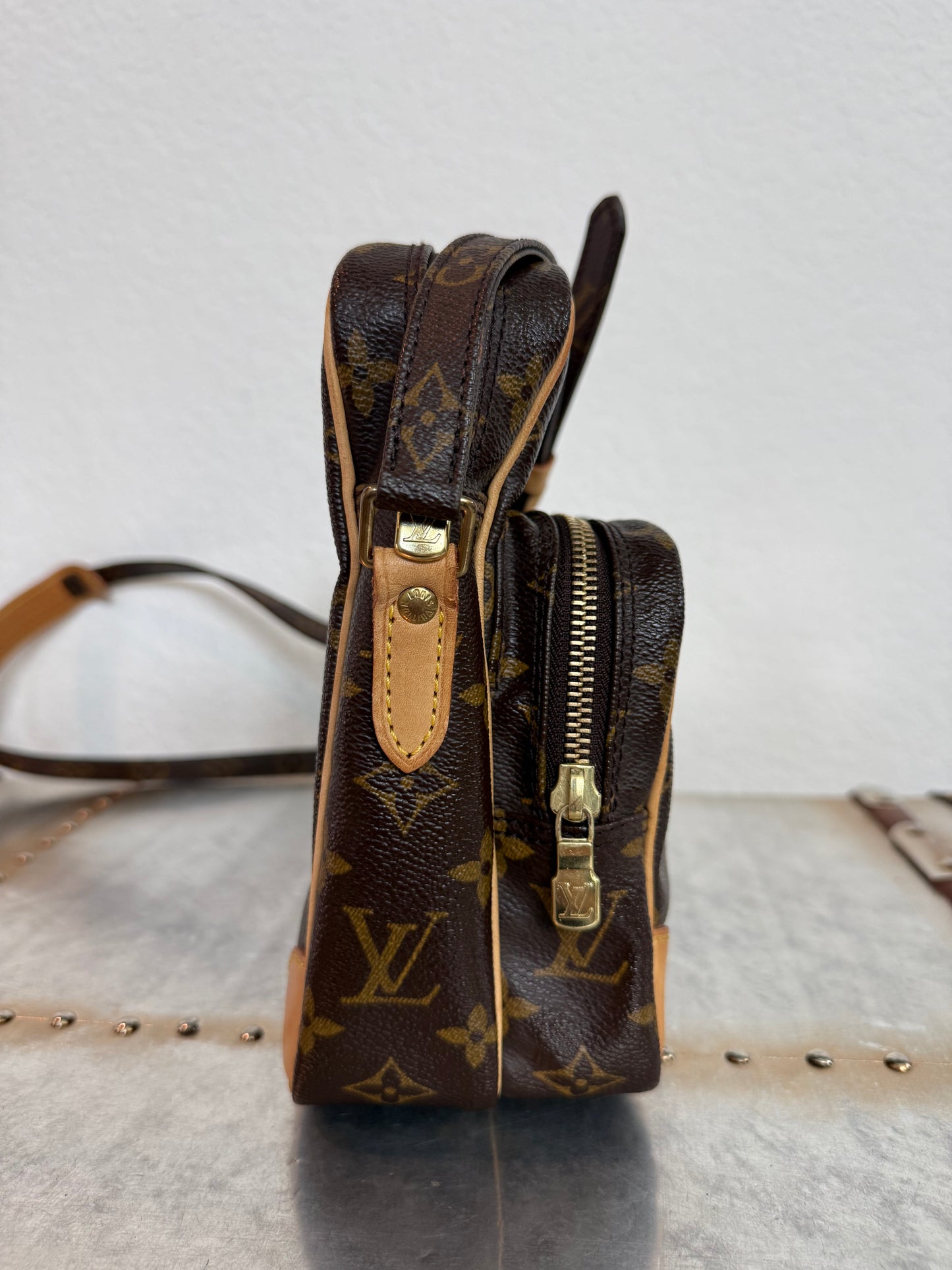 Pre-owned Authentic Louis Vuitton Amazon Monogram Crossbody Bag