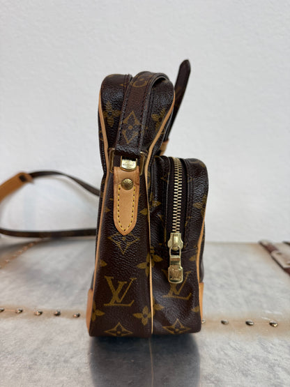 Pre-owned Authentic Louis Vuitton Amazon Monogram Crossbody Bag