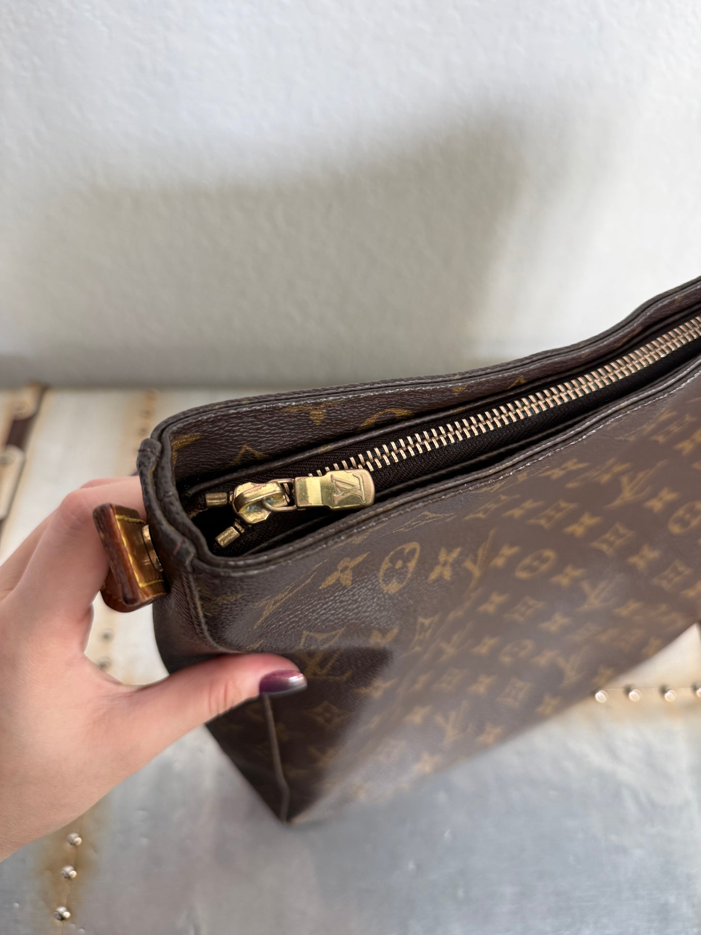 Pre-owned Authentic Louis Vuitton Looping GM Monogram Shoulder Bag