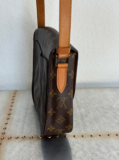 Pre-owned Authentic Louis Vuitton Saint Cloud GM Monogram Crossbody Bag
