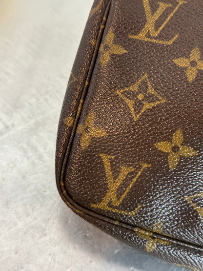 Pre-owned Authentic Louis Vuitton Pochette Accessoires Monogram Shoulder / Handbag