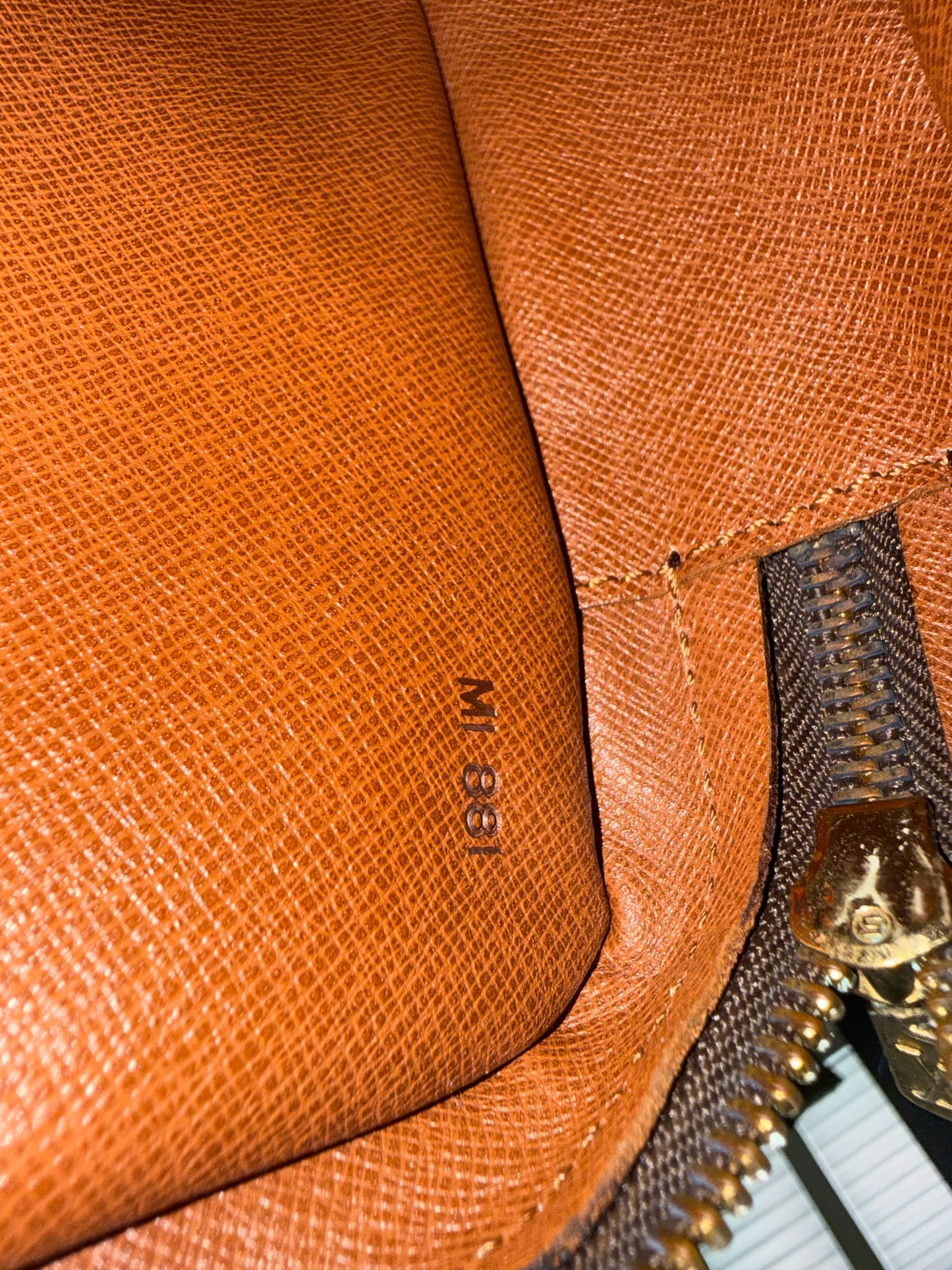 Pre-owned Authentic Louis Vuitton Jeune Fille GM Monogram Crossbody Bag