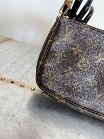 Pre-owned Authentic Louis Vuitton Pochette Accessoires Monogram Shoulder / Handbag