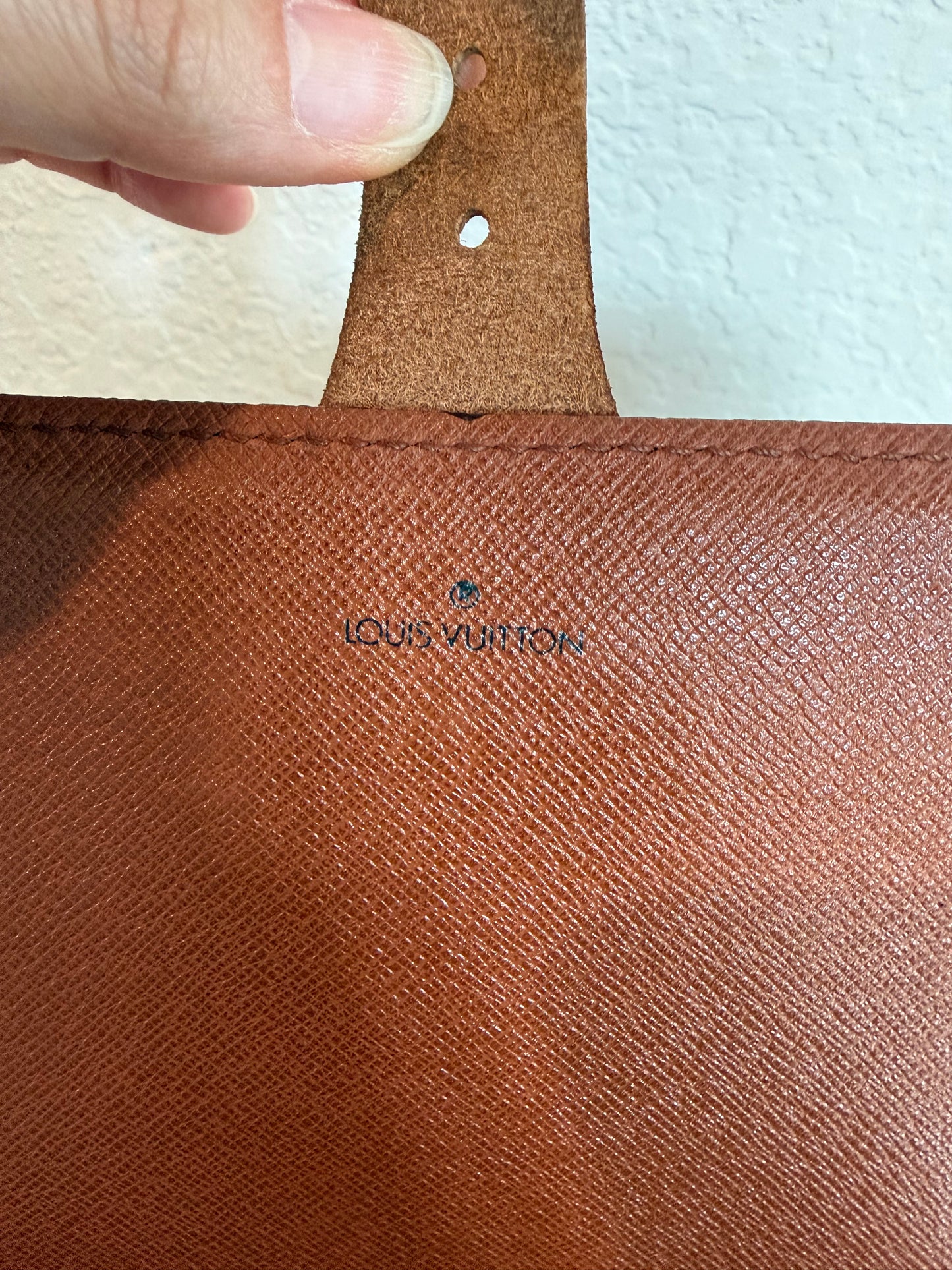 Pre-owned Louis Vuitton Cartouchiere MM Monogram Shoulder / Crossbody Bag