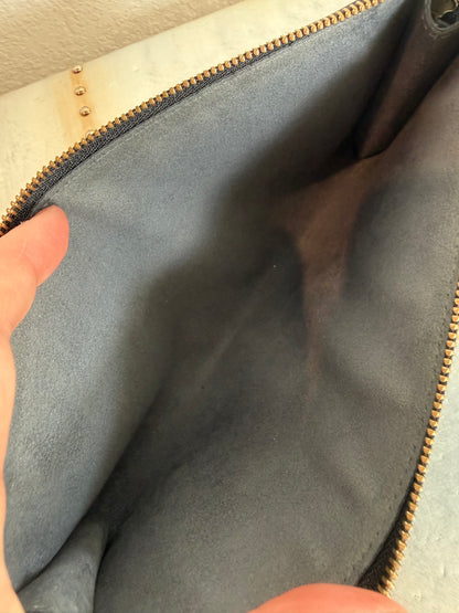 Pre-owned Louis Vuitton Pochette Accessoires Epi Shoulder / Handbag