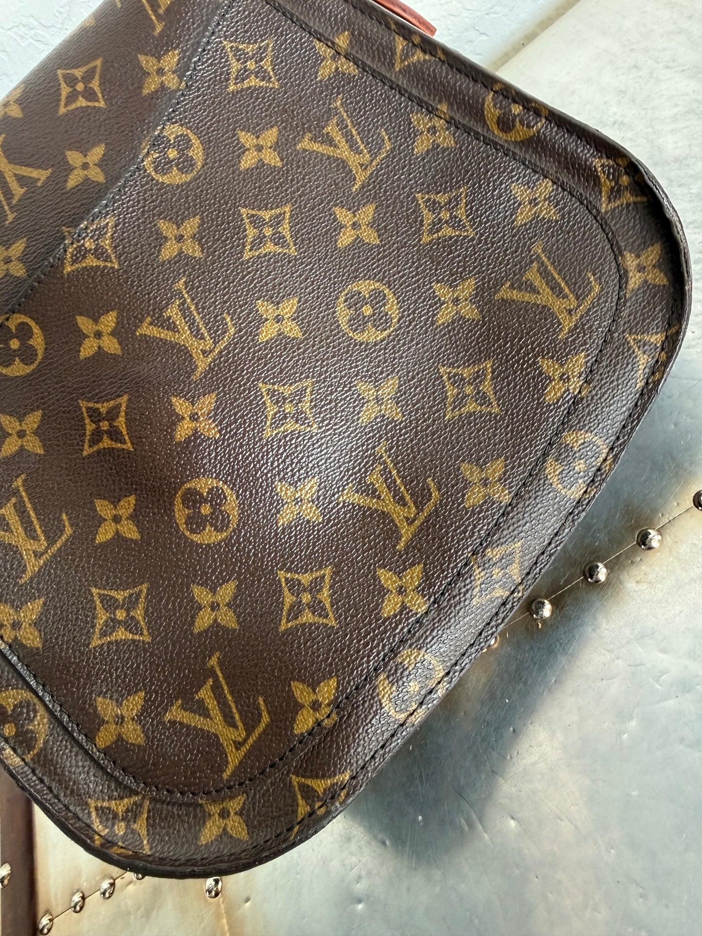 Pre-owned Authentic Louis Vuitton Saint Cloud GM Monogram Crossbody Bag
