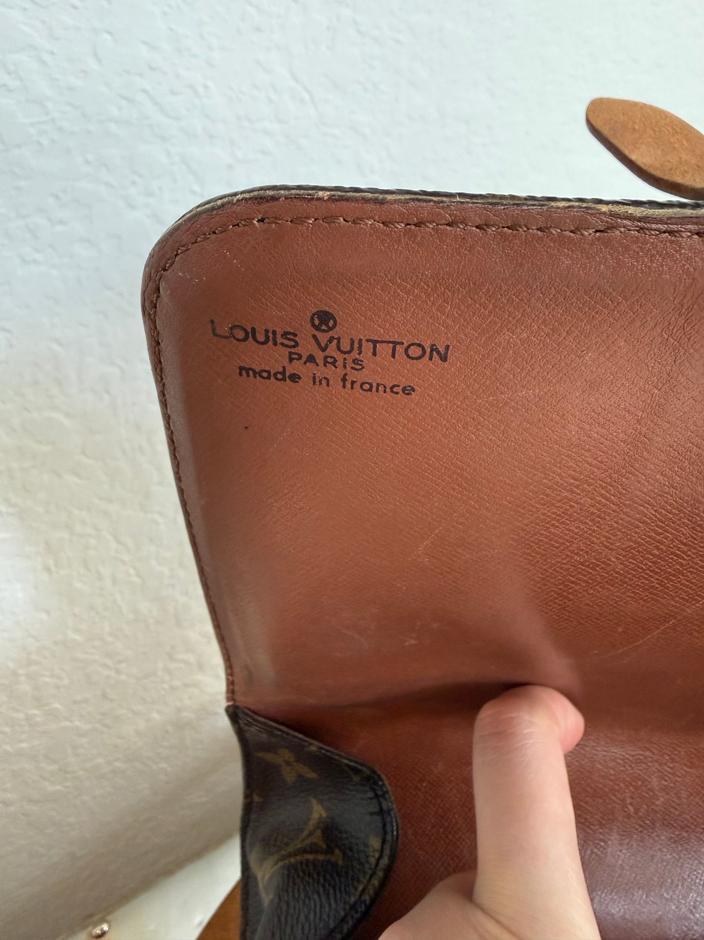 Pre-owned Louis Vuitton Cartouchiere MM Monogram Shoulder / Crossbody Bag