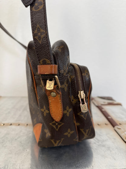 Pre-owned Louis Vuitton Nile PM Monogram Shoulder Bag/ Crossbody Bag