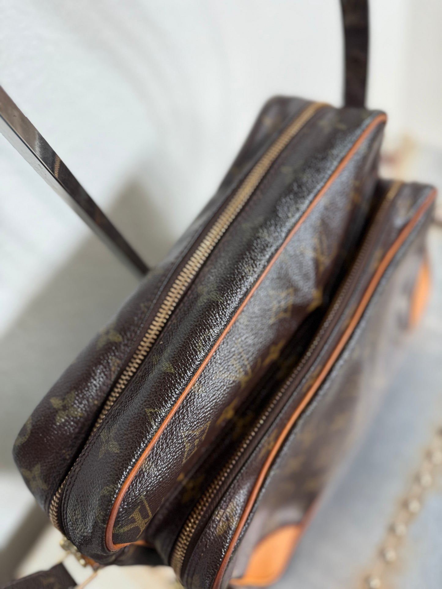 Pre-owned Louis Vuitton Nile PM Monogram Shoulder Bag/ Crossbody Bag