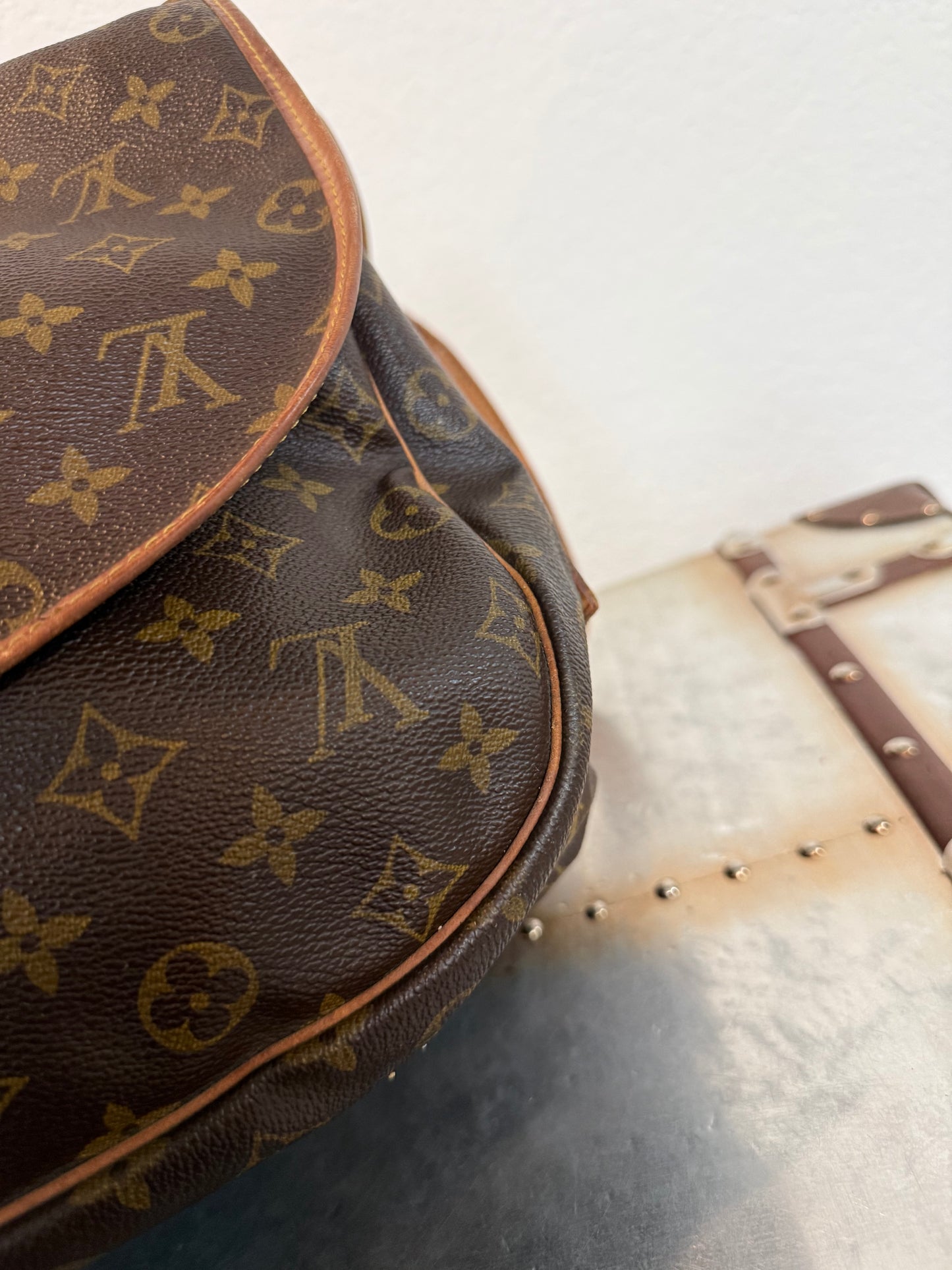 Pre-owned Authentic Louis Vuitton Monogram Saumur 35 Crossbody Bag