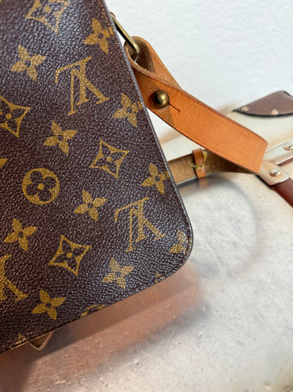 Pre-owned Louis Vuitton Cartouchiere MM Monogram Shoulder / Crossbody Bag