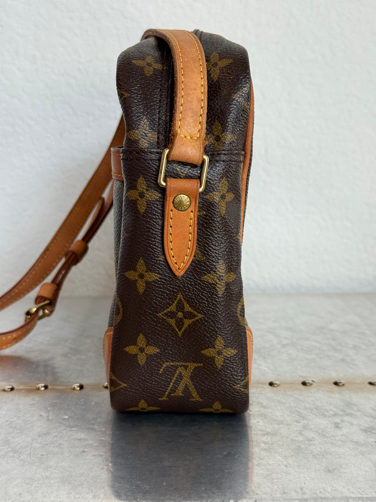 Pre-owned Louis Vuitton Trocadero 30 Monogram Shoulder / Crossbody Bag
