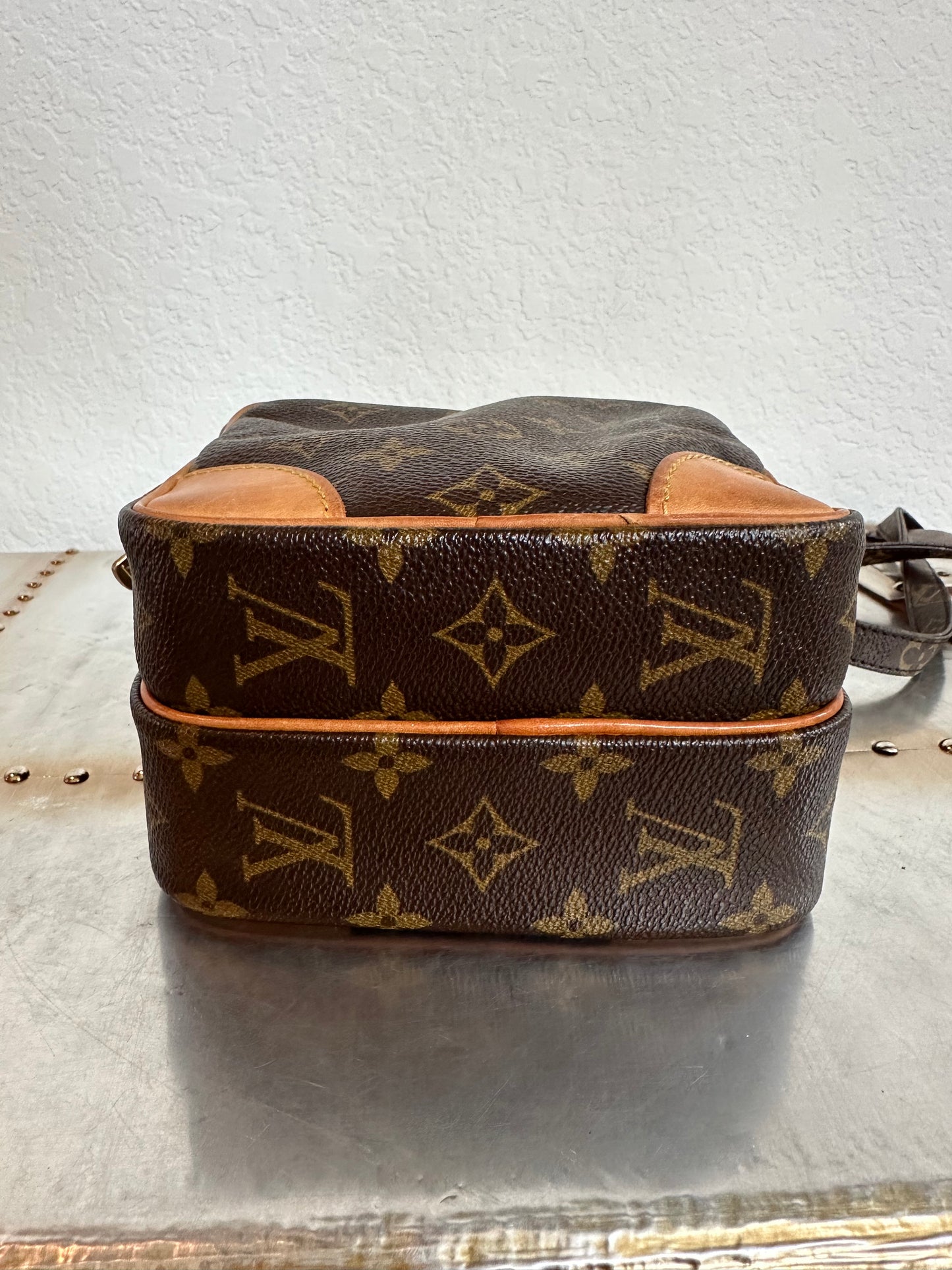 Pre-owned Authentic Louis Vuitton Amazon Monogram Crossbody Bag