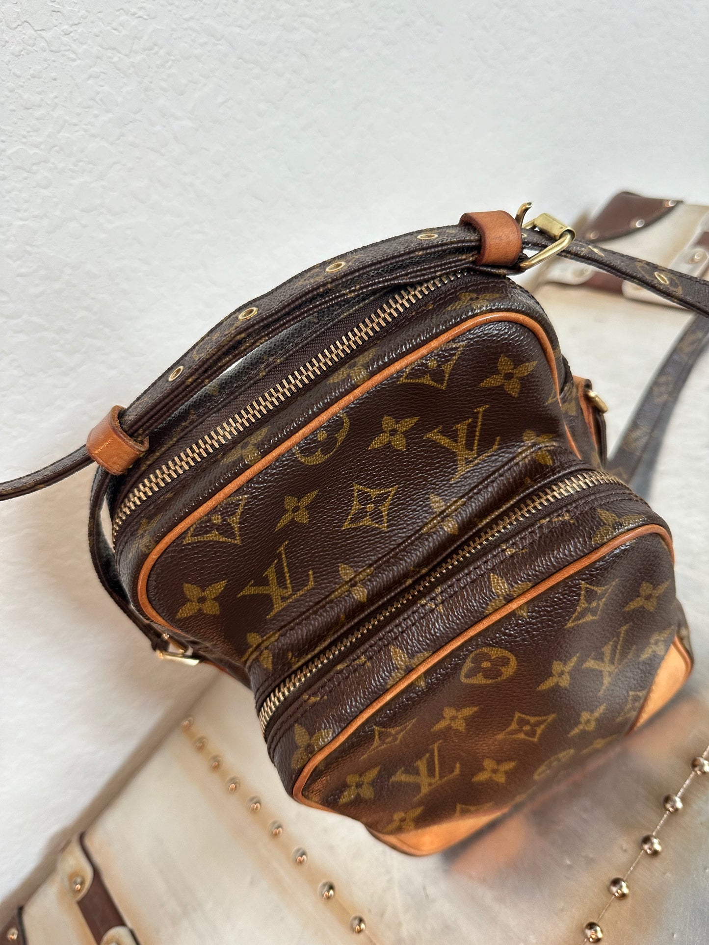 Pre-owned Authentic Louis Vuitton Amazon Monogram Crossbody Bag