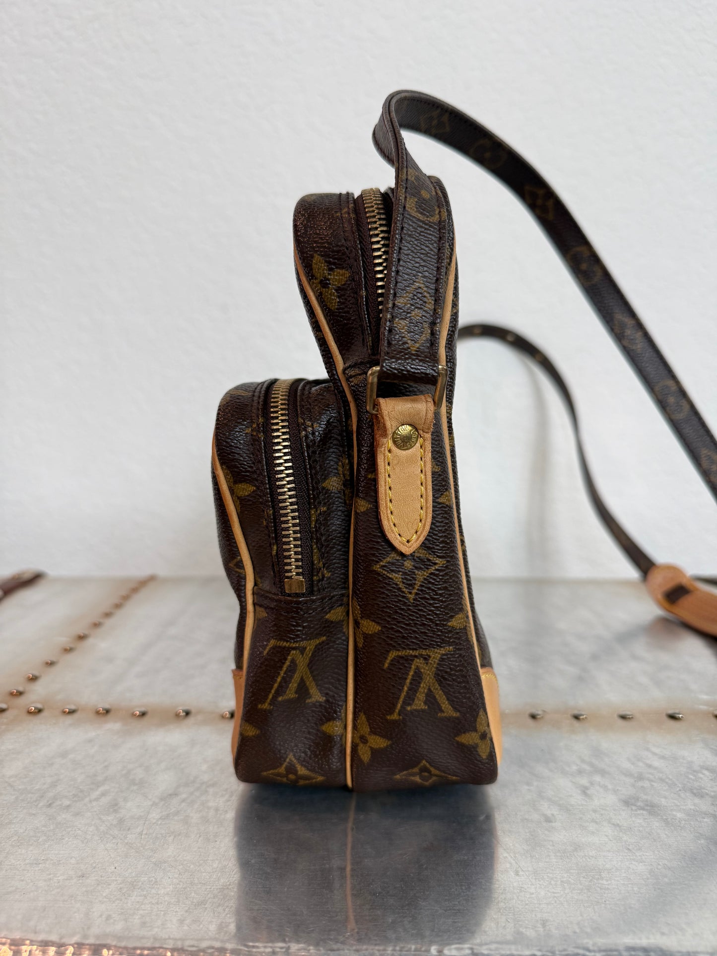 Pre-owned Authentic Louis Vuitton Amazon Monogram Crossbody Bag