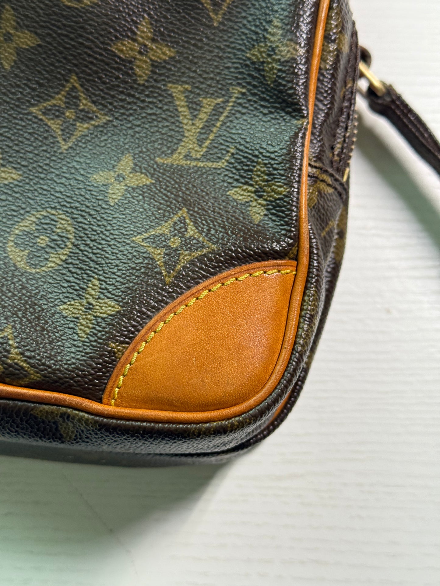 Pre-owned Authentic Louis Vuitton Amazon Monogram Crossbody Bag