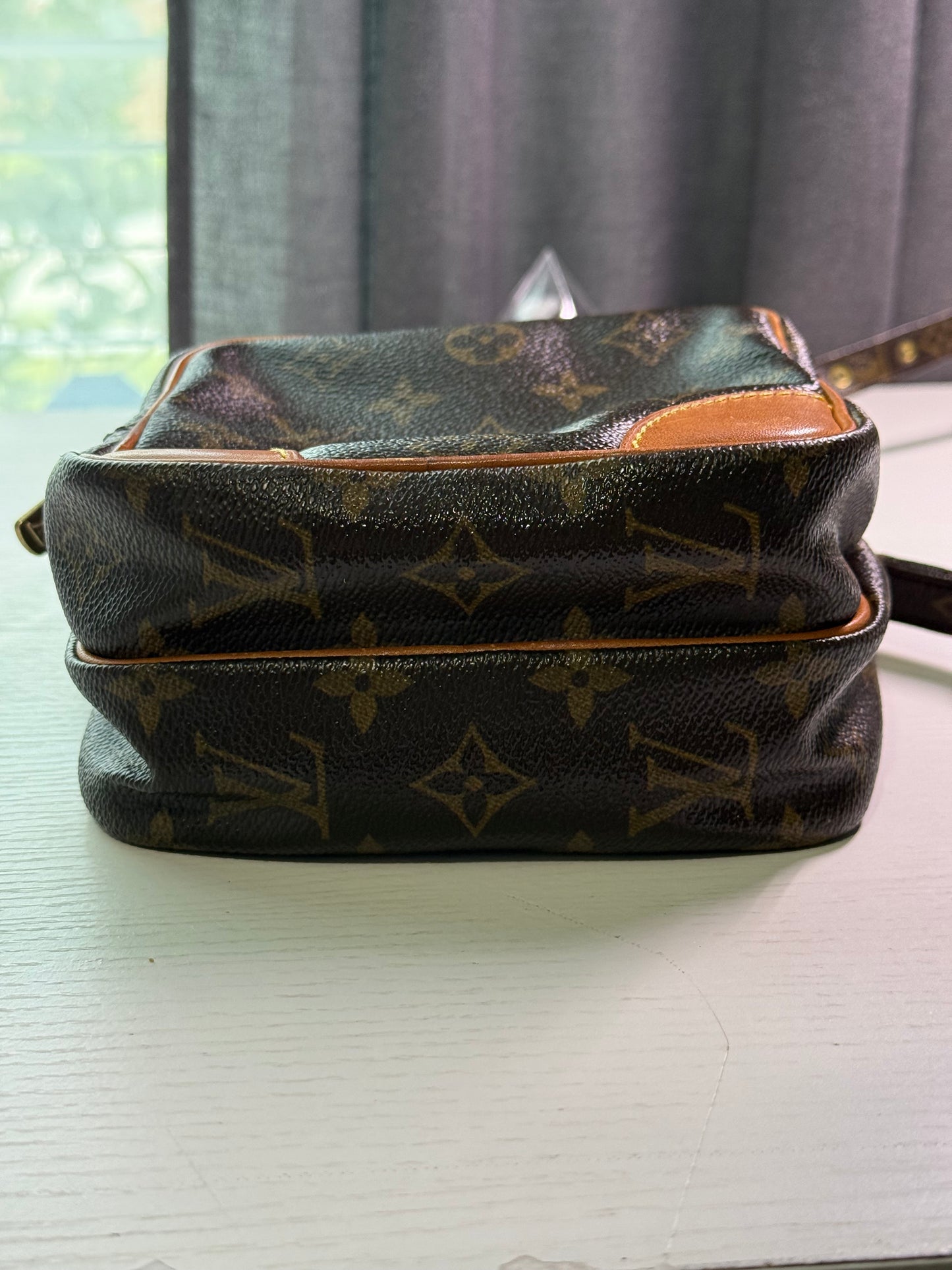 Pre-owned Authentic Louis Vuitton Amazon Monogram Crossbody Bag