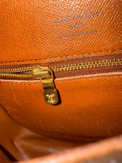 Pre-owned Authentic Louis Vuitton Saint Cloud MM Monogram Crossbody Bag
