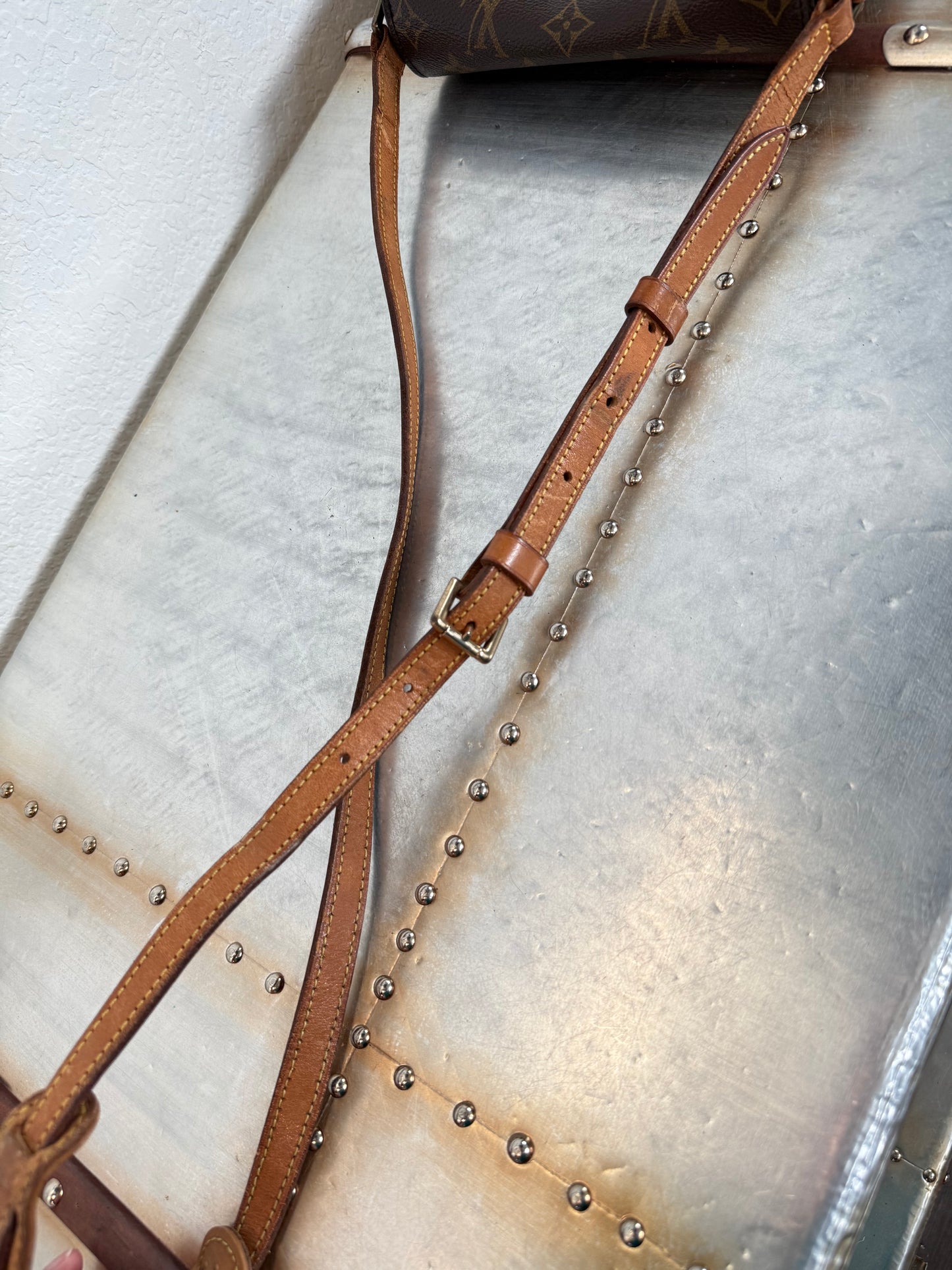 Pre-owned Authentic Louis Vuitton Saint Cloud MM Monogram Shoulder / Crossbody Bag