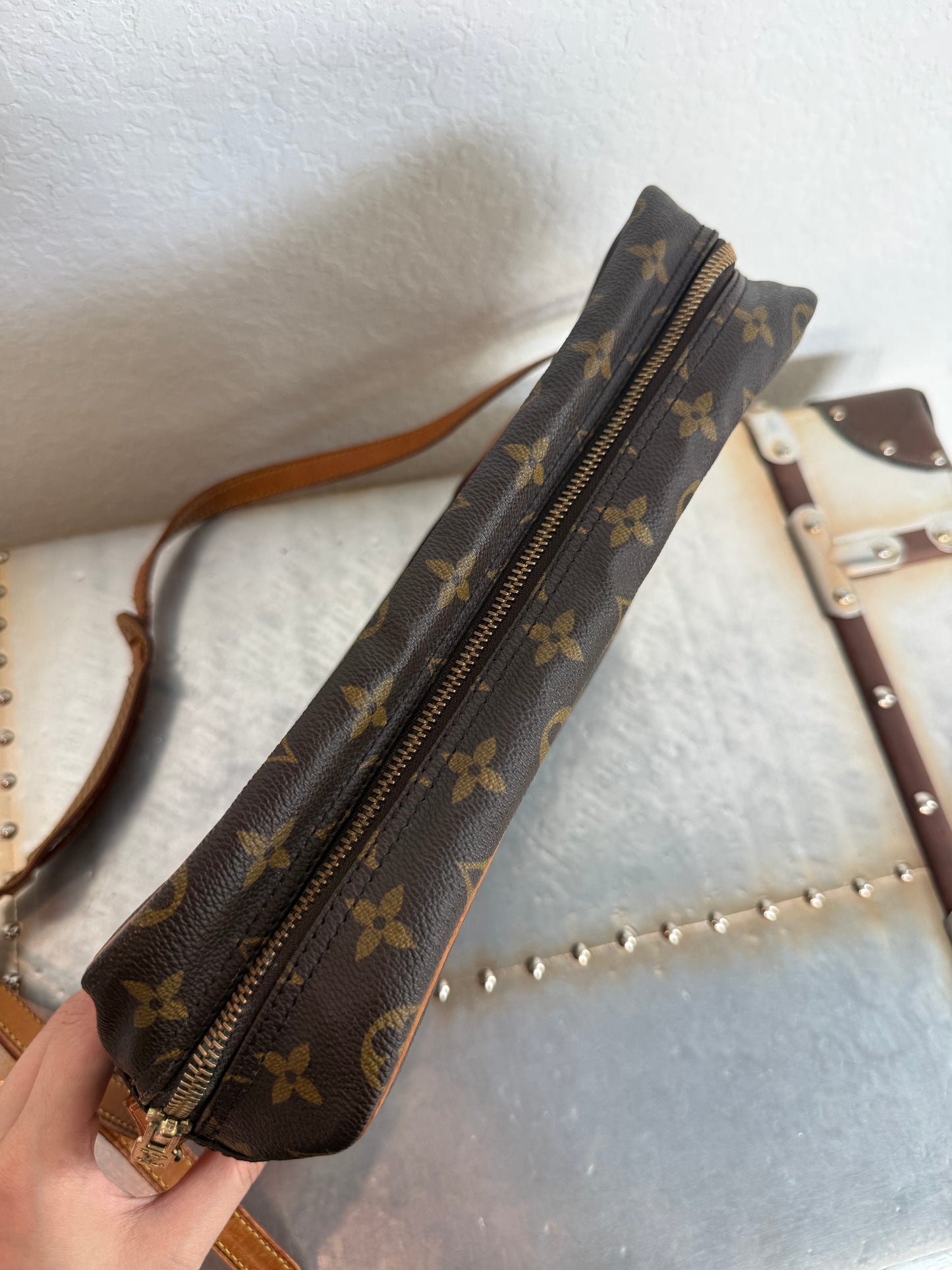 Pre-owned Louis Vuitton Trocadero 30 Monogram Shoulder / Crossbody Bag