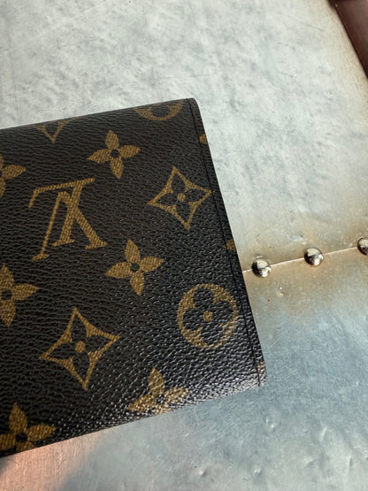 Pre-owned Authentic Louis Vuitton Portefeuille  International Monogram Wallet