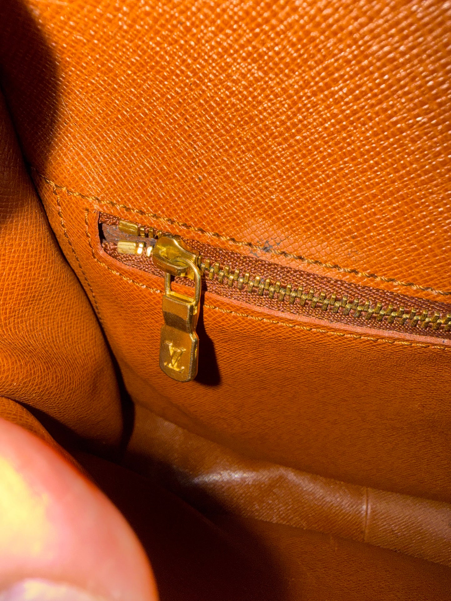 Pre-owned Authentic Louis Vuitton Saint Cloud GM Monogram Crossbody Bag