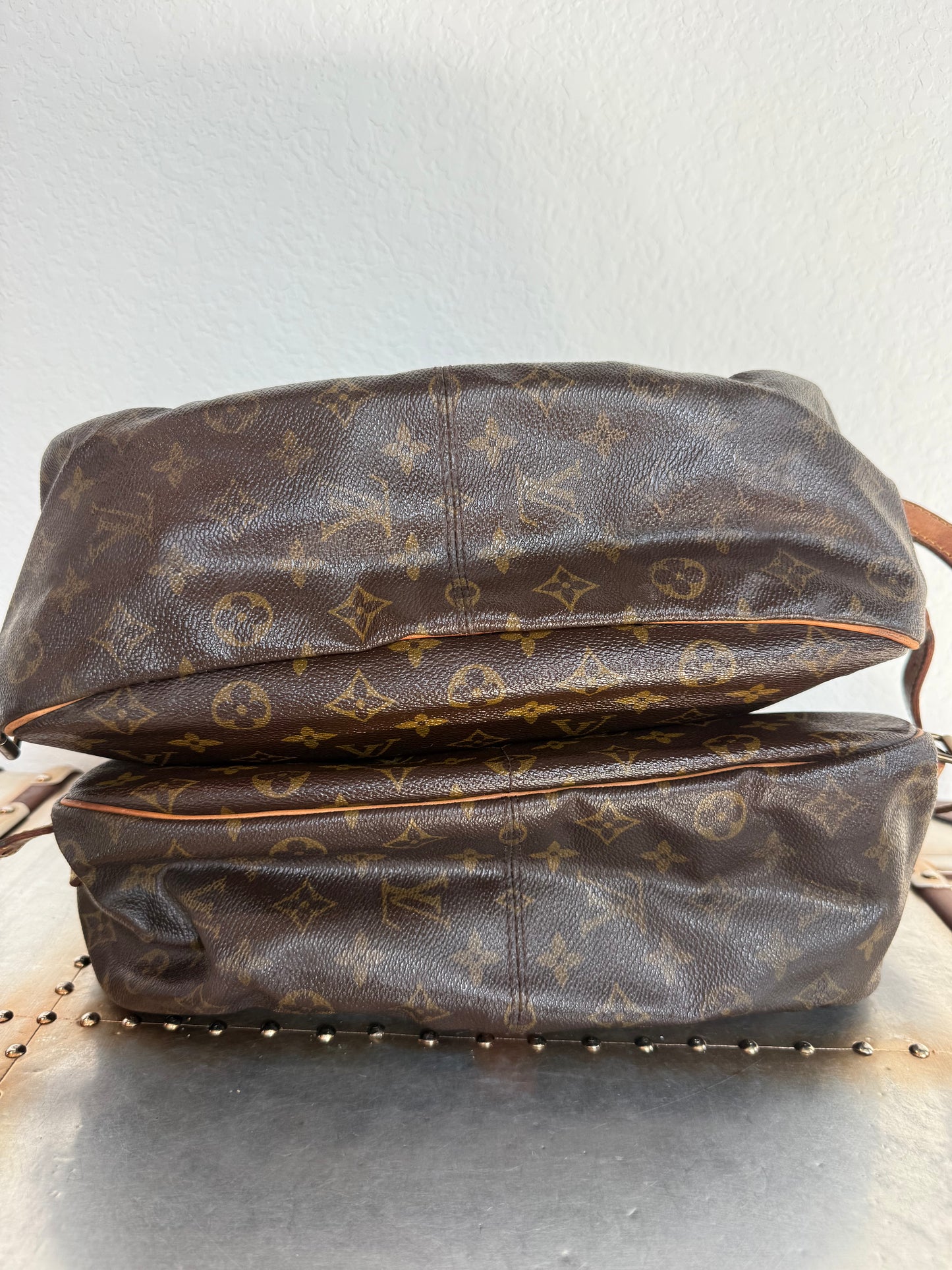 Pre-owned Authentic Louis Vuitton Monogram Saumur 35 Crossbody Bag