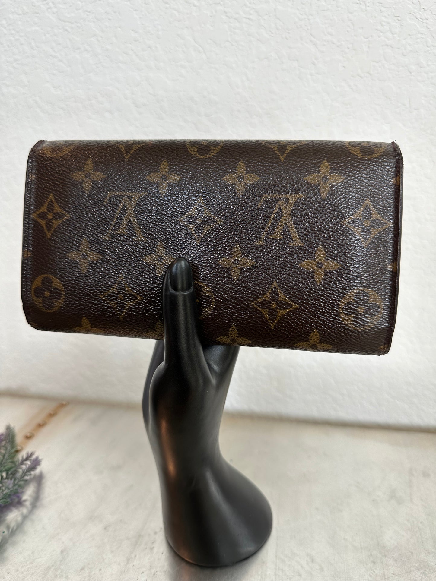 Pre-owned Authentic Louis Vuitton Portefeuille  International Monogram Wallet