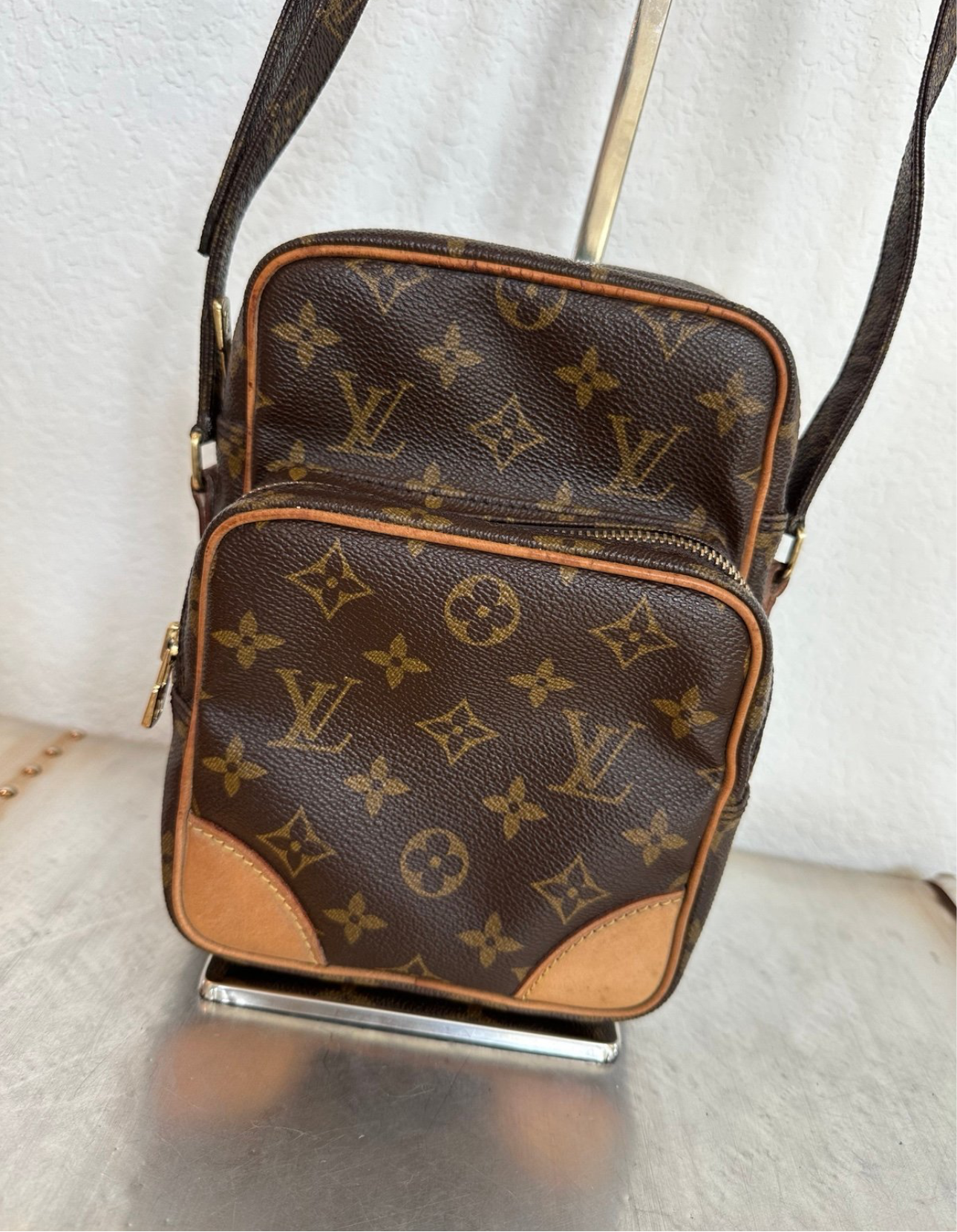 Pre-owned Authentic Louis Vuitton Amazon Monogram Crossbody Bag