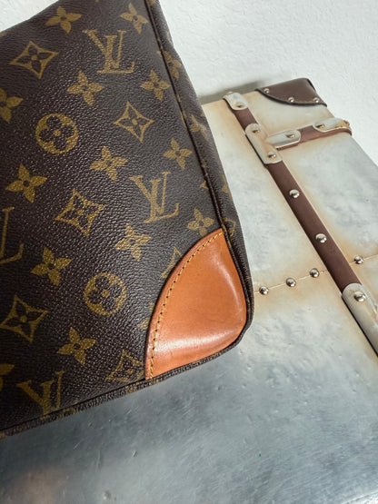 Pre-owned Authentic Louis Vuitton Boulogne 30 Monogram Shoulder Bag