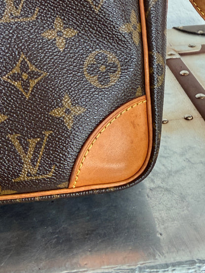 Pre-owned Louis Vuitton Trocadero 30 Monogram Shoulder / Crossbody Bag